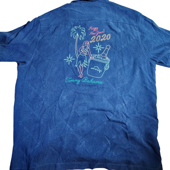 Tommy Bahama Mens XL Blue Silk Hawaiian Shirt "Happy New Year 2020" Graphic - Picture 3 of 10
